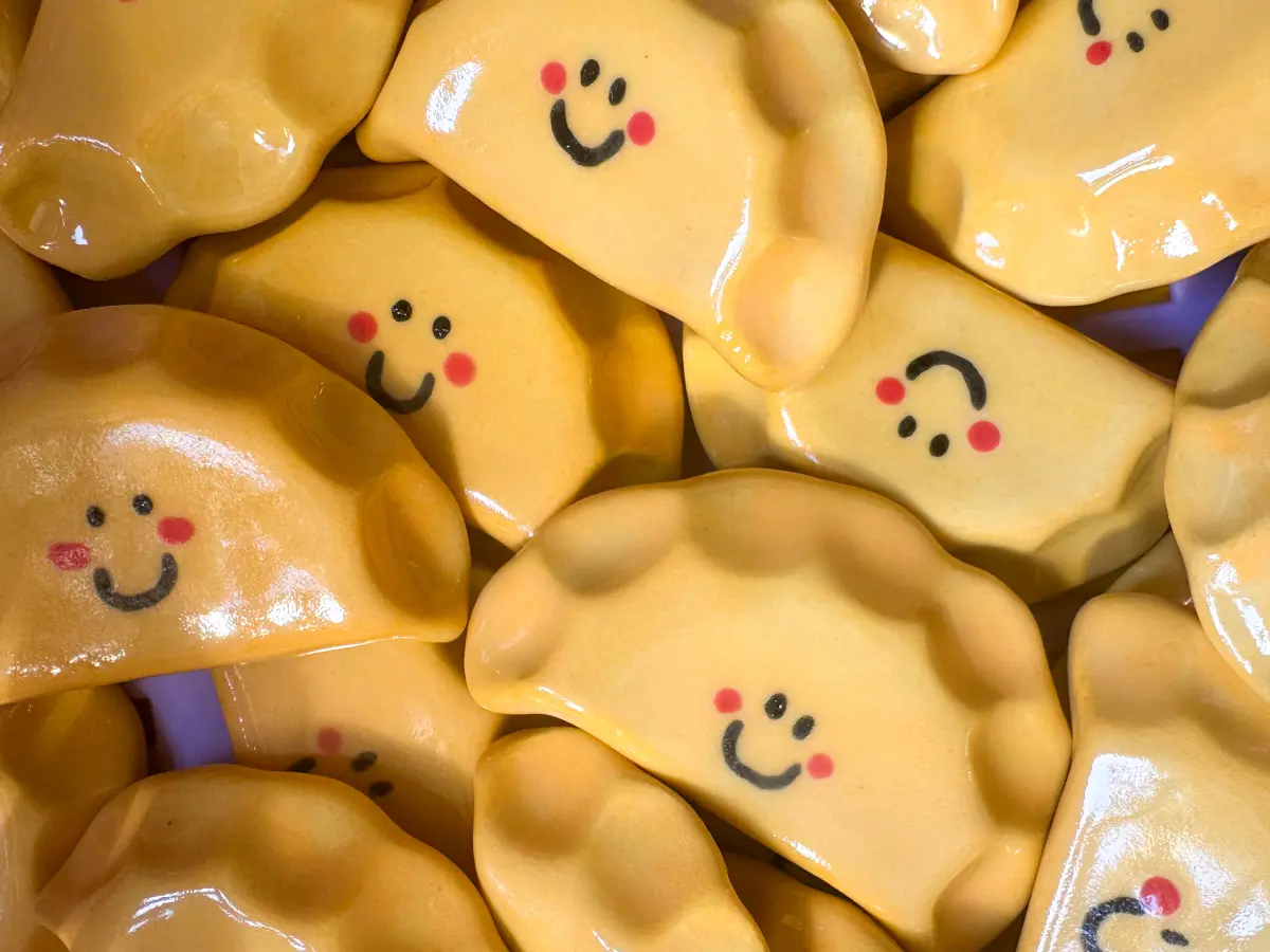 Doudous empanadas souriants en céramique — Le Doudou Club